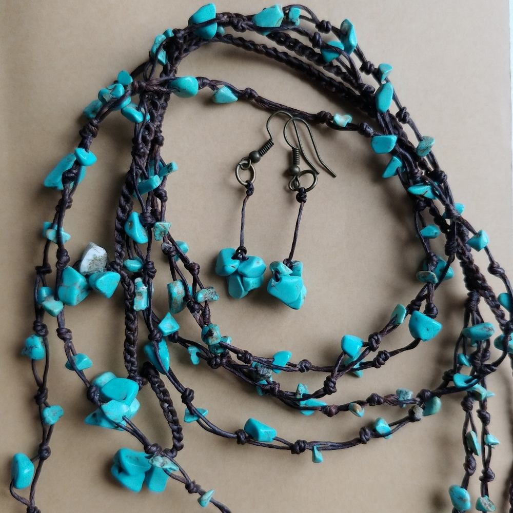 Turquoise Stone Necklace Hand Crafted | Art to Wear | Like New